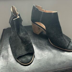 Lucky Brand Black Suede Wedge Block Heeled Open Toe Boots